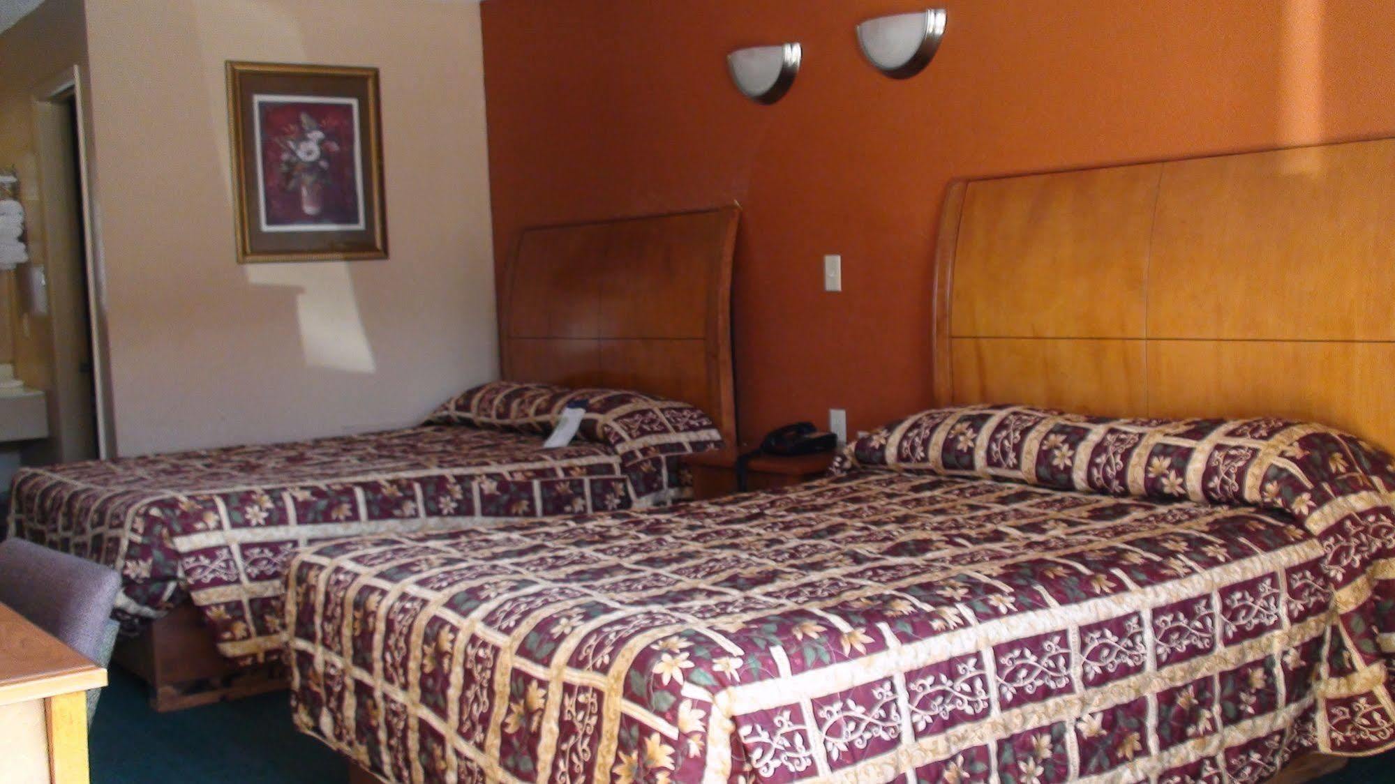 Oyo Hotel Groesbeck Exterior photo